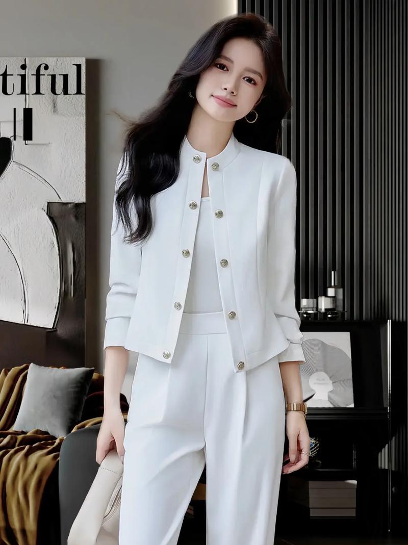 时尚新主张_短款女款西装上衣，定义职场新风格 时尚新主张_短款女款西装上衣，定义职场新风格 MI家设计百科